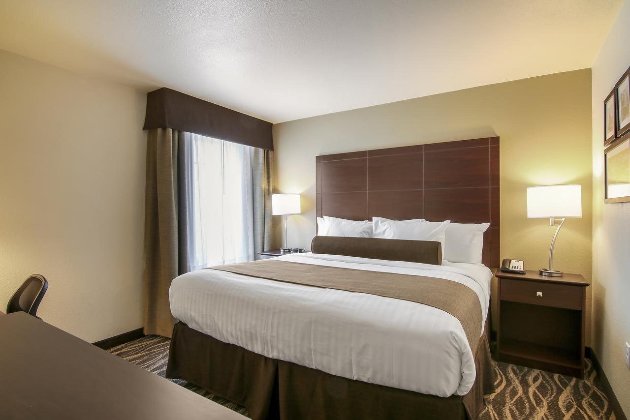 Cobblestone Inn&Suites - Menomonie/UW-Stout Extérieur photo
