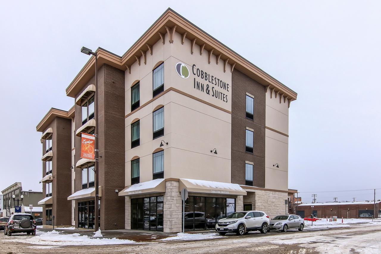 Cobblestone Inn&Suites - Menomonie/UW-Stout Extérieur photo