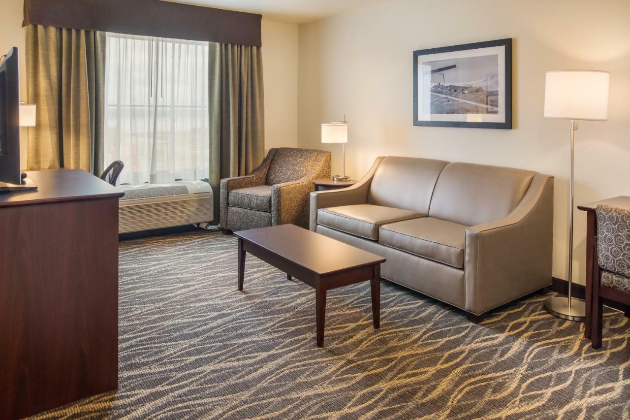 Cobblestone Inn&Suites - Menomonie/UW-Stout Extérieur photo